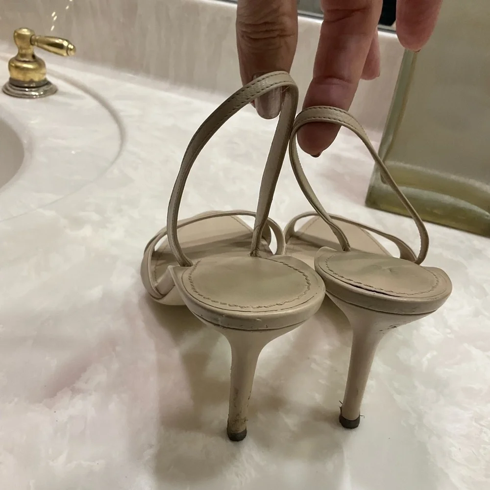 Gunmetal Nude Leather Sandals, Back Ankle Strap. 3.5” heel, Goes w/ all, Sz 8.5 - Picture 9 of 14